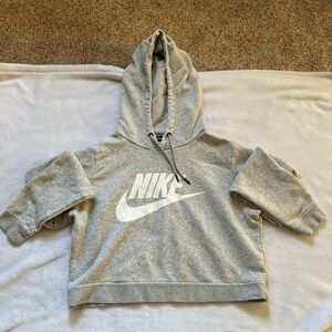 Cropped Nike Heather Gray Hoodie with Logo